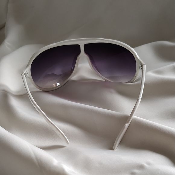 D&G inspired sunnies (Vintage) - Picture 9 of 11